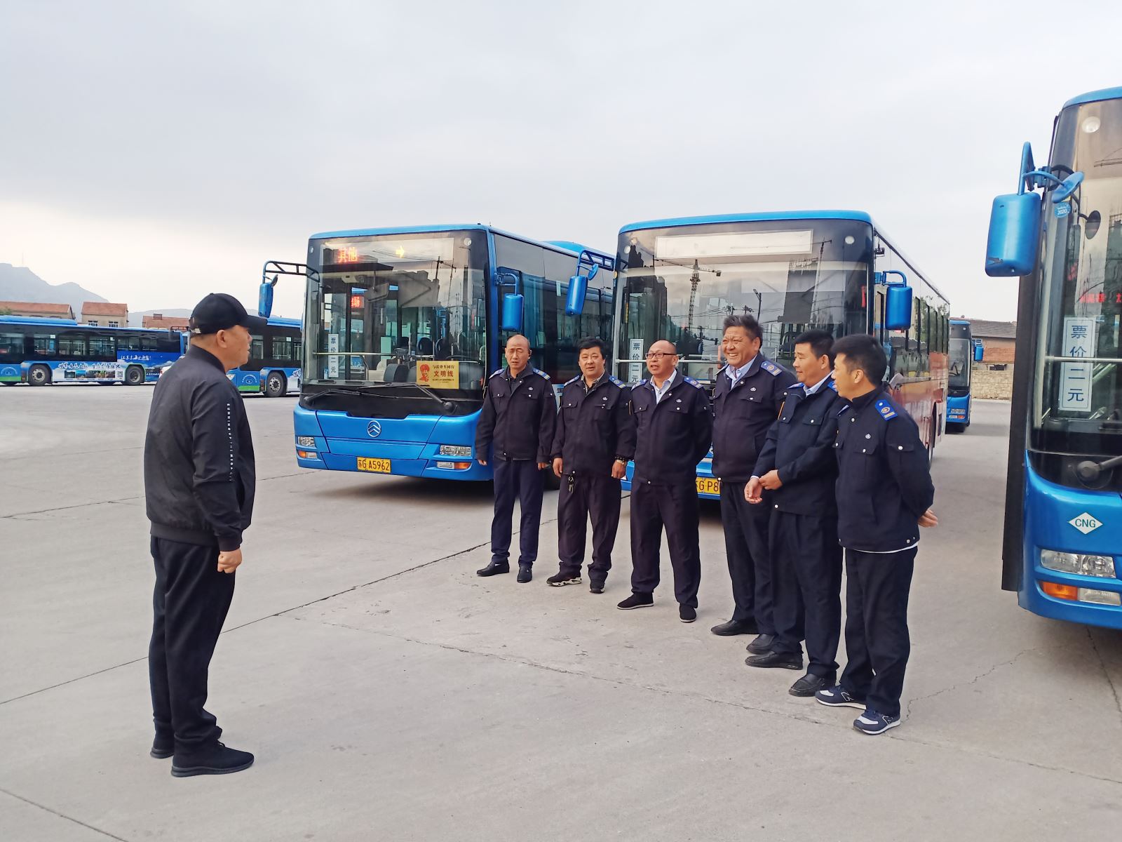 公交集團公交事業(yè)一部順利完成劉頂素質(zhì)教育基地定制公交任務